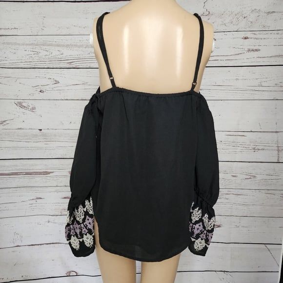 Banjara Off Shoulder Long Bell Sleeve Black Blouse Medium NWT - Picture 3 of 7